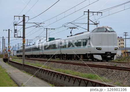 きのくに線を走る287系特急くろしお20号 126981106