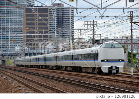 東海道本線を走る683系特急サンダーバード25号 126981120