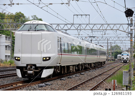 東海道本線を走る287系こうのとり7号送り込み回送 東海道本線を走る287系こうのとり7号送り込み回送 126981193