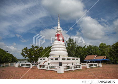 THAILAND RAYONG PHRA CHEDI KLANG NAM 126983615