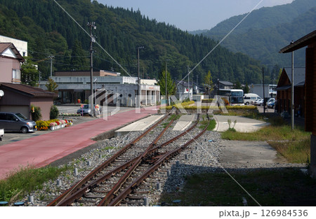 山奥のローカル線の終着駅 山奥のローカル線の終着駅 126984536