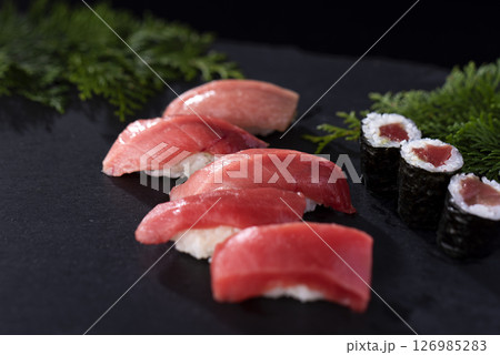 本まぐろにぎり寿司イメージ 本まぐろにぎり寿司イメージ 126985283