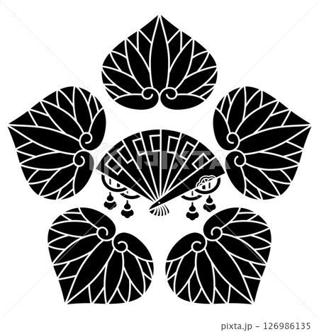 家紋です。五つ葵に檜扇と言います。 家紋です。五つ葵に檜扇と言います。 126986135