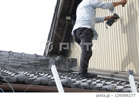 めくれたトタン壁 古民家修理 めくれたトタン壁 古民家修理 126986277