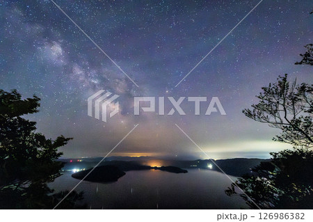 十和田湖面に浮かぶ天の川04 十和田湖面に浮かぶ天の川04 126986382