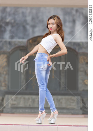 Elegant Streetwear with a Modern Twist 126988813