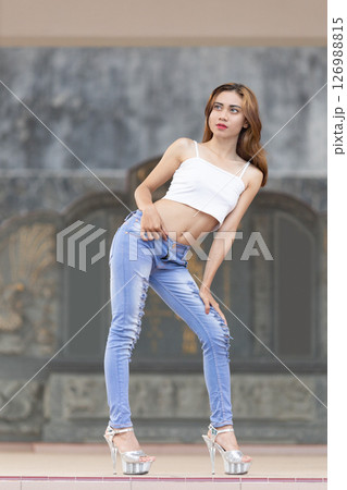 Elegant Streetwear with a Modern Twist Elegant Streetwear with a Modern Twist 126988815