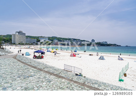 《和歌山県》白良浜のビーチ・南紀白浜 126989103