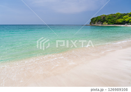 《和歌山県》白良浜のビーチ・南紀白浜 《和歌山県》白良浜のビーチ・南紀白浜 126989108