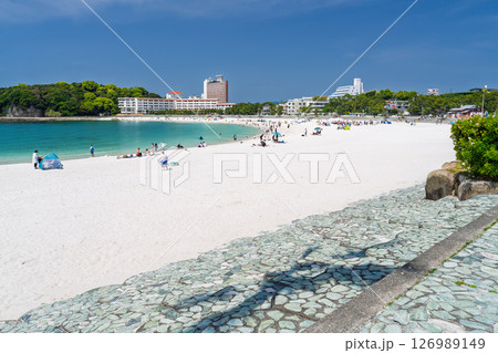 《和歌山県》白良浜のビーチ・南紀白浜 《和歌山県》白良浜のビーチ・南紀白浜 126989149