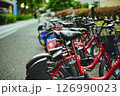 駐輪場に並んだレンタル自転車 126990023
