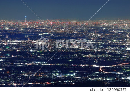 大山から見る関東平野の夜景 大山から見る関東平野の夜景 126990571