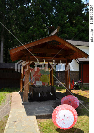 福島県猪苗代町字見禰山の會津守護神　土津(はにつ)神社 126991024