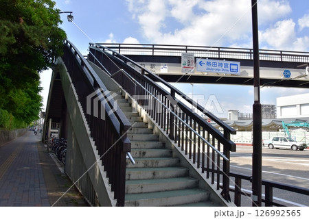 名古屋市 名鉄名鉄神宮前駅歩道橋と町並み 名古屋市 名鉄名鉄神宮前駅歩道橋と町並み 126992565