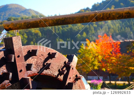 水車　荻町合掌造り集落　世界文化遺産　白川郷　茅葺 126992633