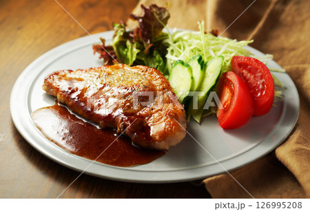 トンテキ(ポークソテー) 126995208