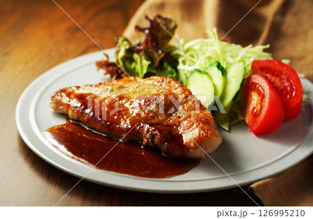 トンテキ(ポークソテー) 126995210