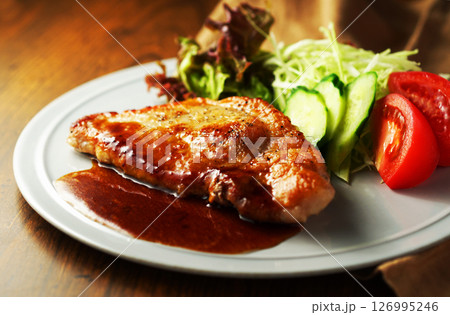 トンテキ(ポークソテー) 126995246