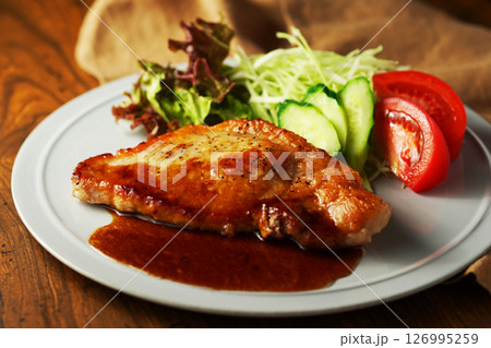 トンテキ(ポークソテー) 126995259