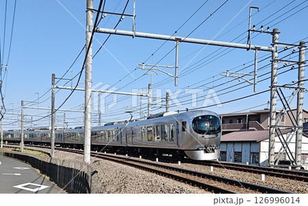 青空に走る特急ラビュー 青空に走る特急ラビュー 126996014