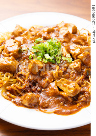 美味しい中華料理の麻婆焼きそば 美味しい中華料理の麻婆焼きそば 126996691
