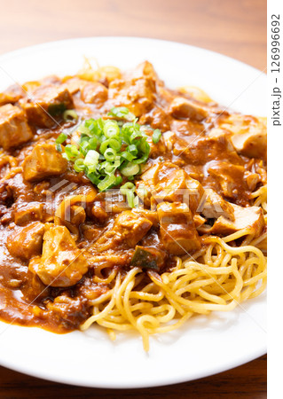 美味しい中華料理の麻婆焼きそば 126996692