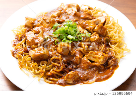 美味しい中華料理の麻婆焼きそば 美味しい中華料理の麻婆焼きそば 126996694