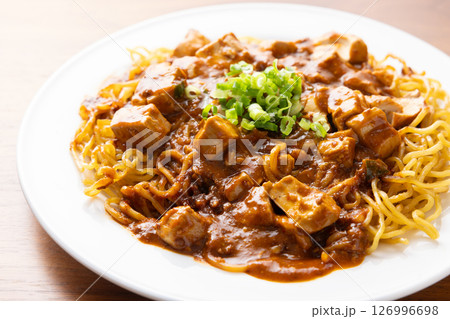美味しい中華料理の麻婆焼きそば 126996698