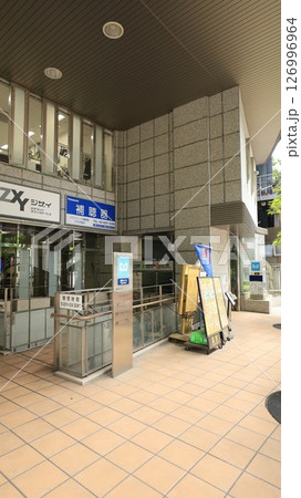 東京メトロ千代田線の新御茶ノ水駅B3a番出入口、エレベーターが設置 126996964