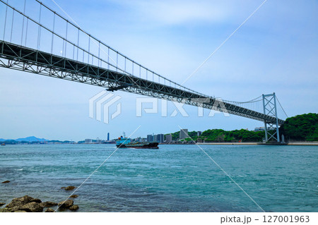 関門海峡と関門橋 127001963