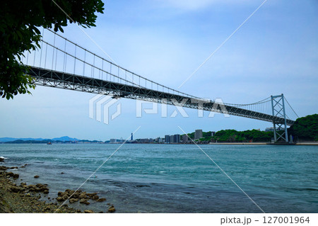 関門海峡と関門橋 127001964
