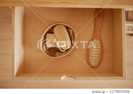 Minimalist bathroom drawer with grooming tools 127003406