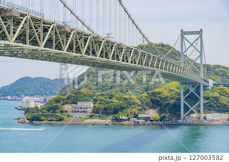 （山口県）壇ノ浦PAから見る関門海峡・関門橋 127003582