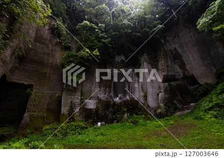 鹿児島県南九州市川辺町の高田の石切り場 採石場の史跡の素材写真 鹿児島県南九州市川辺町の高田の石切り場 採石場の史跡の素材写真 127003646