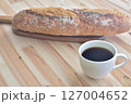 コーヒー素材　コーヒーとフランスパン　ライフスタイル　モーニング珈琲　コーヒーブレイク 127004652