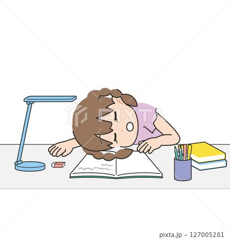 勉強しながら居眠りする女の子　机 127005281