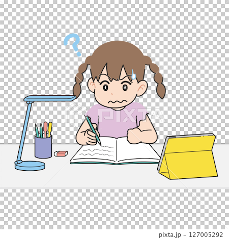 一個女孩在書桌前學習，同時看著平板電腦，我不明白 127005292