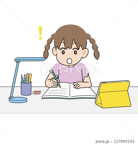 机でタブレットを見ながら勉強する女の子 わかった 机でタブレットを見ながら勉強する女の子 わかった 127005293