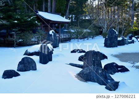 高野山 冬の金剛峯寺の蟠龍庭 高野山 冬の金剛峯寺の蟠龍庭 127006221
