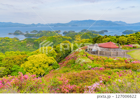 （長崎県）長串山公園（なぐしやま公園）のツツジと北九十九島　早朝 127006622