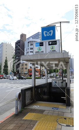 東京メトロ千代田線の新御茶ノ水駅、都営地下鉄新宿線の小川町駅B4番出入口 東京メトロ千代田線の新御茶ノ水駅、都営地下鉄新宿線の小川町駅B4番出入口 127006653