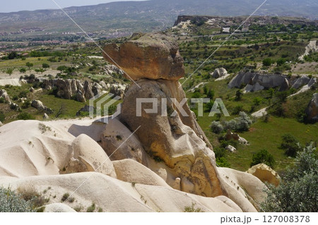 トルコ カッパドキアのエセンテペ展望台から見た風景 127008378