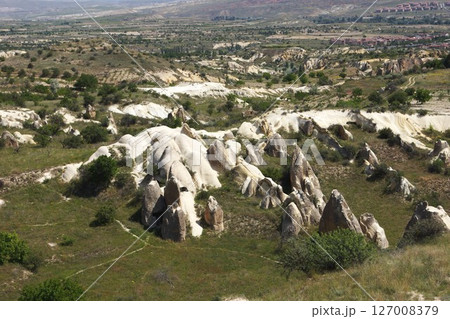 トルコ カッパドキアのエセンテペ展望台から見た風景 127008379