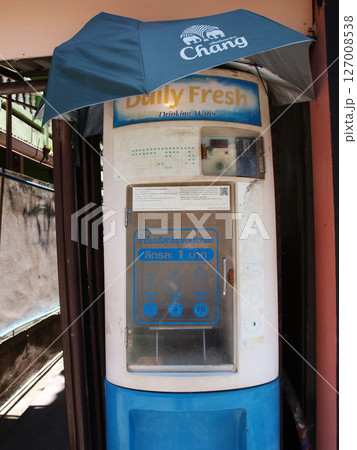タイの水の販売機 タイの水の販売機 127008538