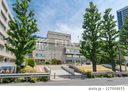 東京都品川区に在る品川区役所 127008655