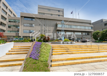 東京都品川区に在る品川区役所 127008657