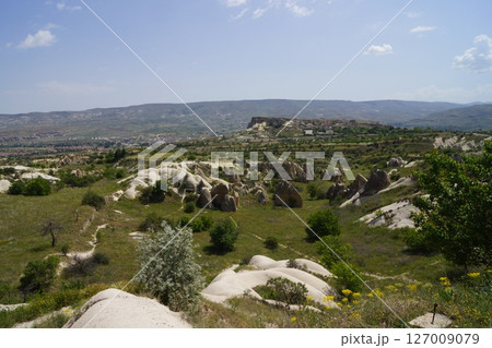 トルコ カッパドキアのエセンテペ展望台から見た景色 トルコ カッパドキアのエセンテペ展望台から見た景色 127009079