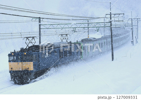 EF64-1030+E235系(山手線新車配給) EF64-1030+E235系(山手線新車配給) 127009331
