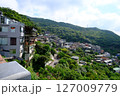山に囲まれた町 127009779