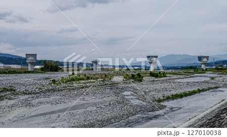 リニアモーターカーが走る橋を建設中・長野県（2025年6月） 127010038